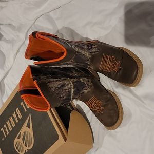 Toddler Boots size 9, camo